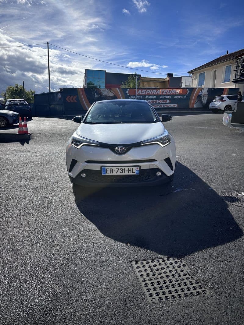 Toyota C-HR hybride blanc, photo 2
