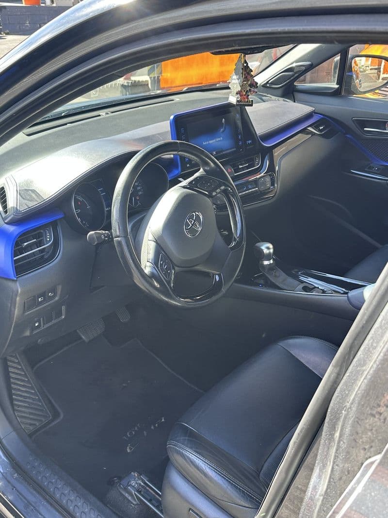 Toyota C-HR hybride blanc, photo 3