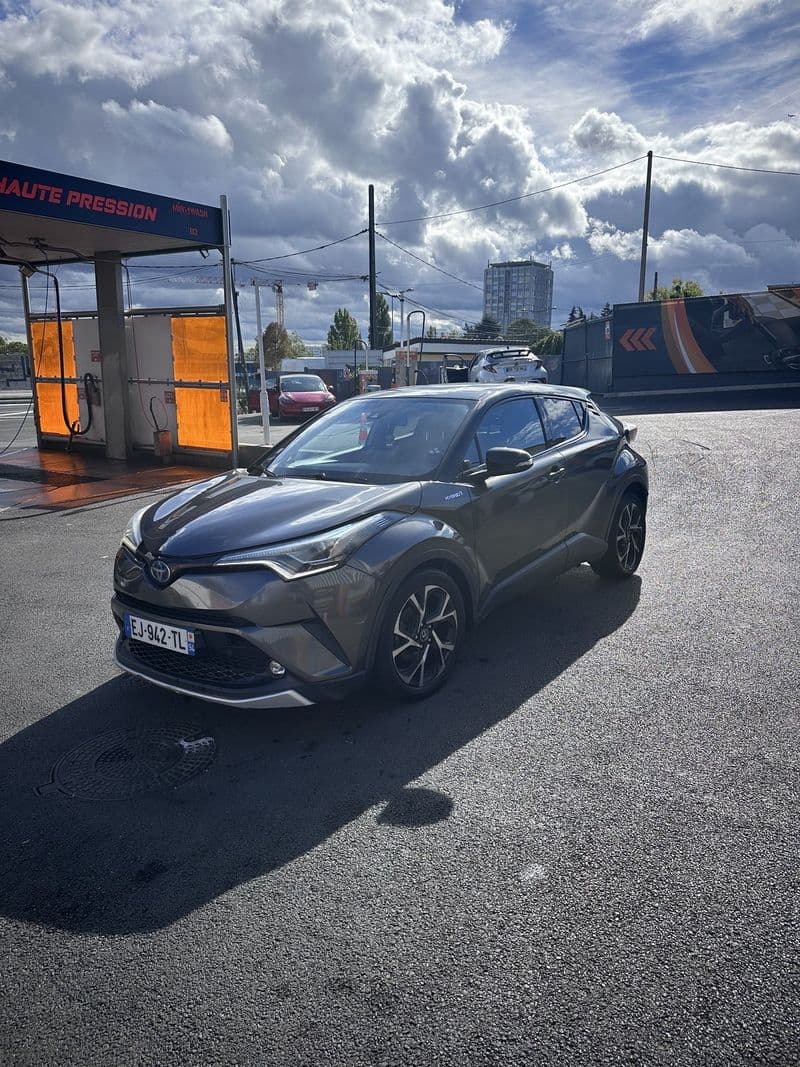 Toyota C-HR hybride gris, photo 6