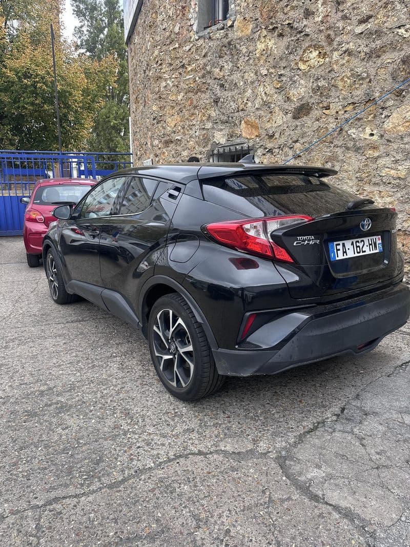Toyota C-HR hybride noir, photo 2